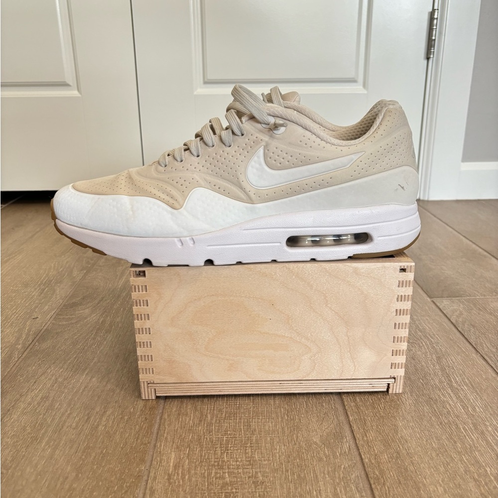 Size 13 Nike Men’s Air Max 1 Ultra Moire Phantom 705297-009